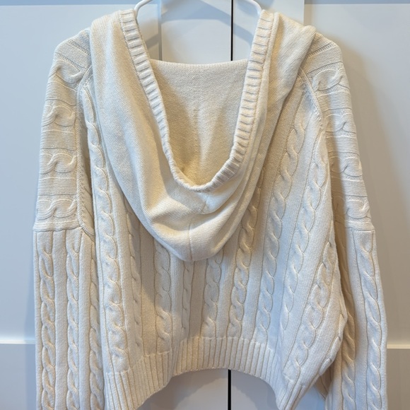 Aritzia - Sunday Best sweater - Picture 2 of 4